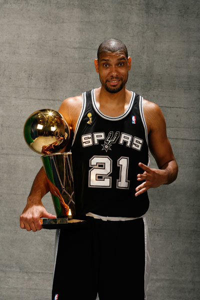 连输埃因霍温、本菲卡，那不勒斯队史首次遭遇欧冠客场连败（先后负于埃因霍温、本菲卡，那不勒斯队史首次在欧冠客场吞下两连败）