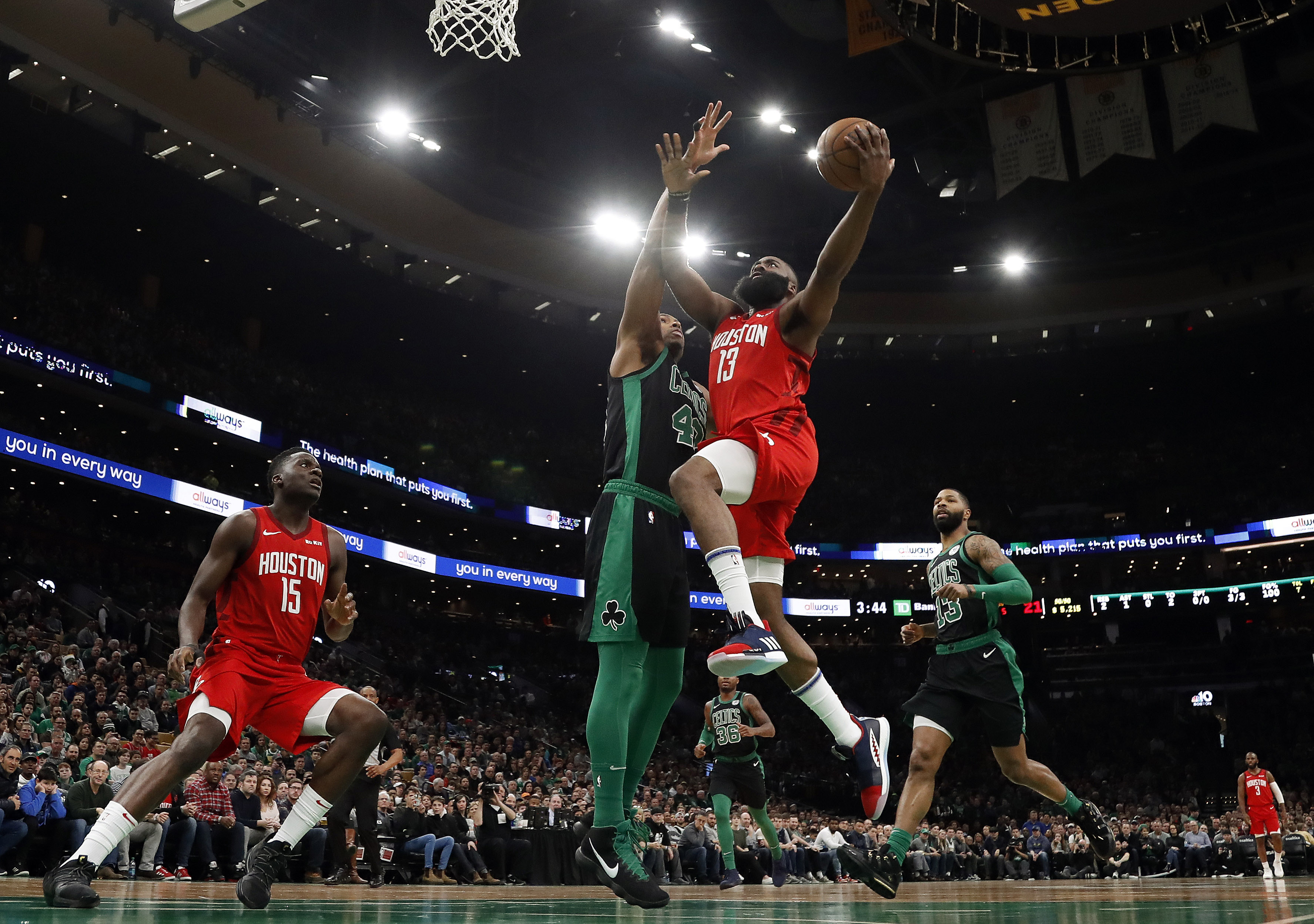 亚马尔战法兰克福全场数据：三次关键传球，助攻孔德反超比分（亚马尔对阵法兰克福送出3次关键传球，并助攻孔德完成反超）