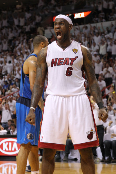 赵佳楠：我们拥有全世界最好的球迷，非常感谢大连球迷的支持（赵佳楠：我们的球迷是世界顶级，感谢大连球迷的一路支持）