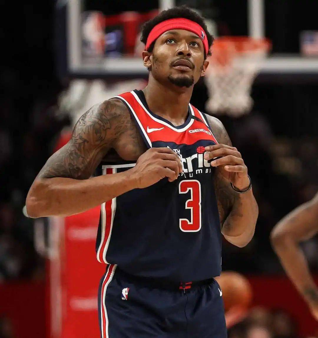 RMC：姆巴佩在上周联赛遭受膝盖撞击，并最终带伤踢完比赛（RMC：姆巴佩上周联赛膝盖受撞，仍带伤打满全场）